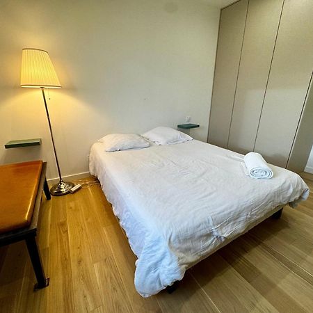 Chambre Privee Climatisee Avec Salle De Bains Partagee-Le Sapin Genay (Rhone) ภายนอก รูปภาพ
