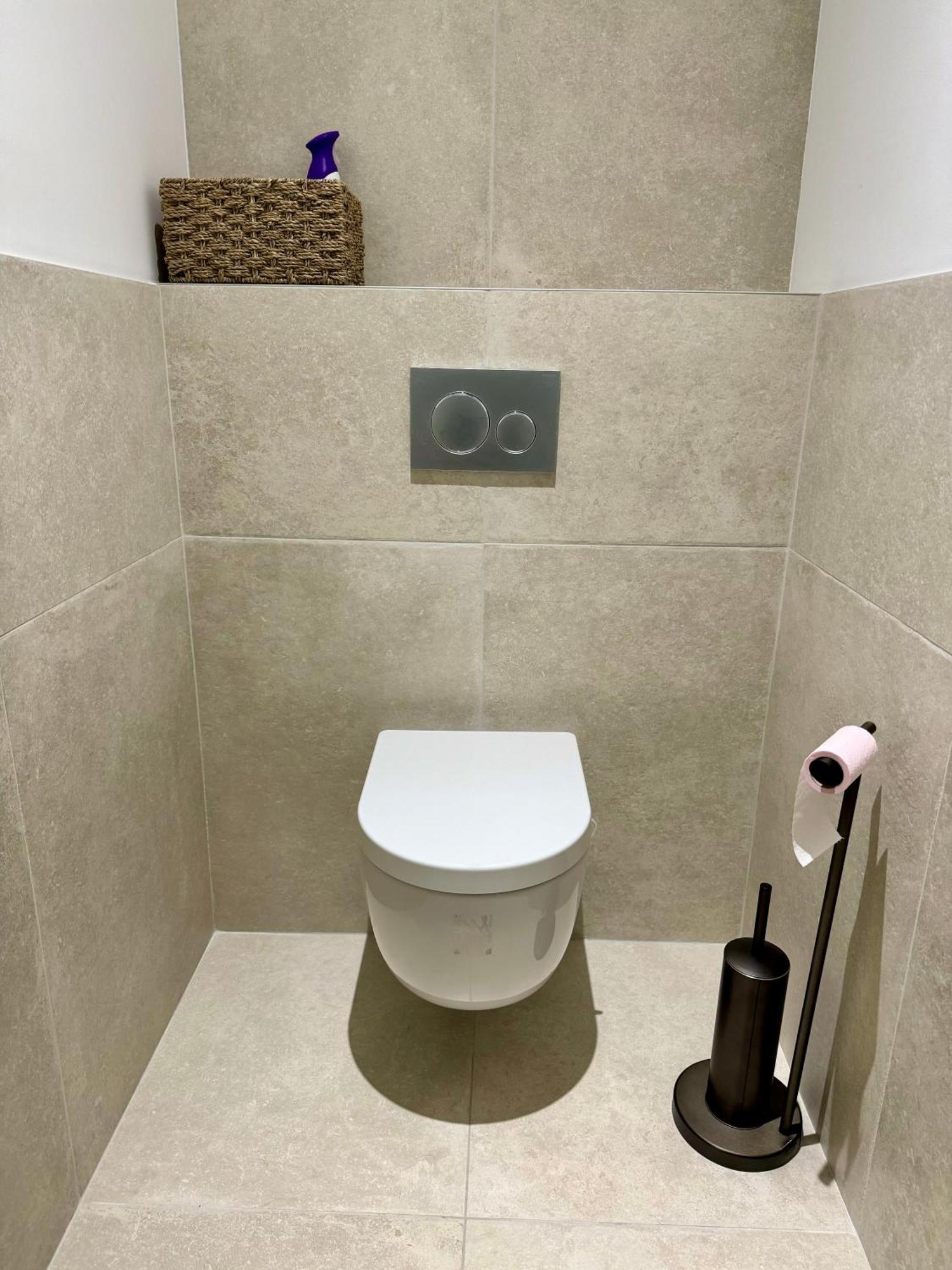 Chambre Privee Climatisee Avec Salle De Bains Partagee-Le Sapin Genay (Rhone) ภายนอก รูปภาพ