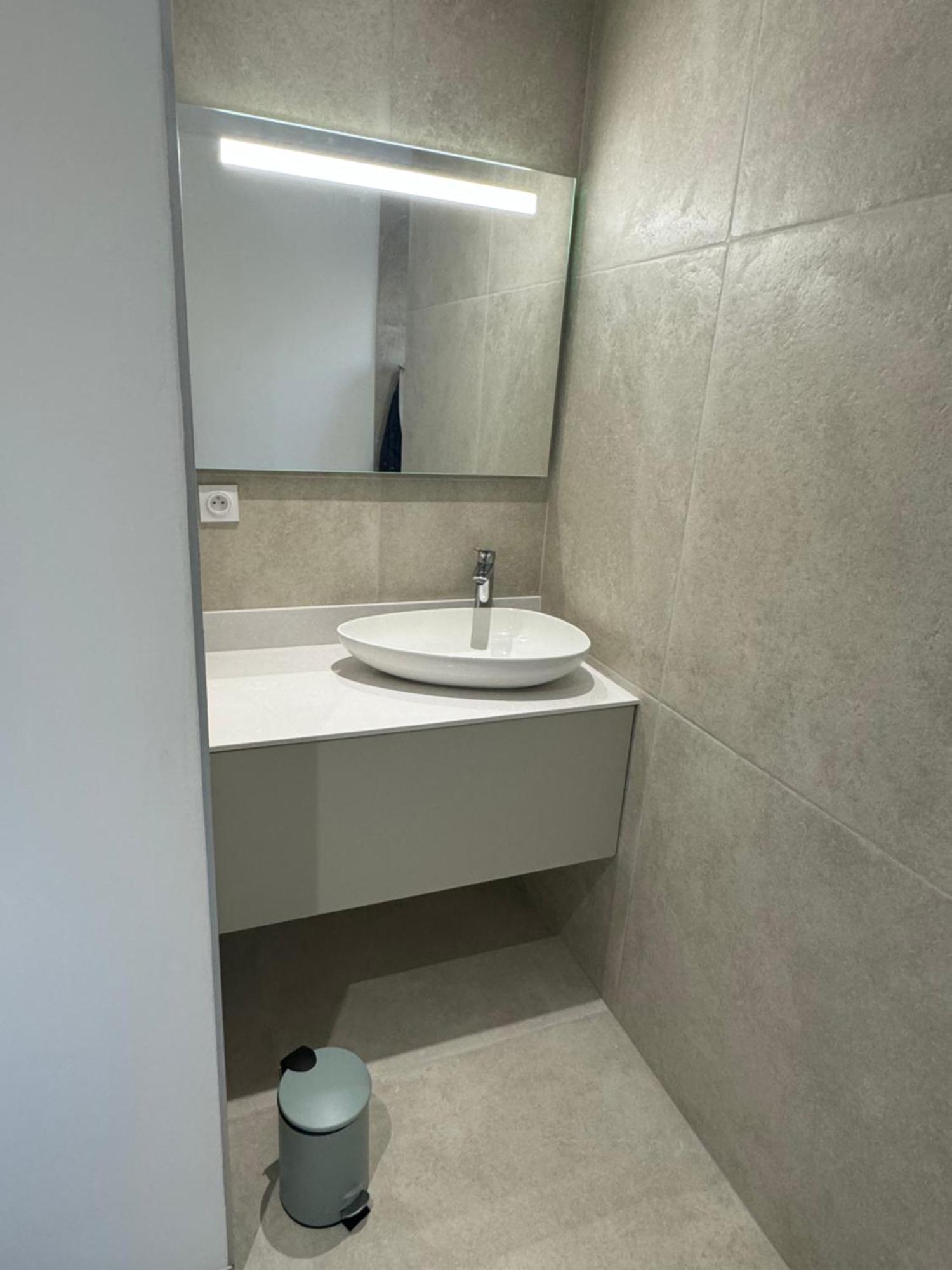 Chambre Privee Climatisee Avec Salle De Bains Partagee-Le Sapin Genay (Rhone) ภายนอก รูปภาพ